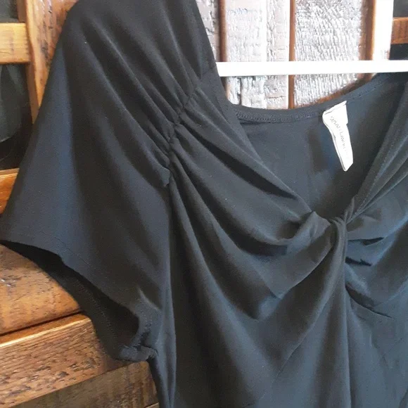 Susan Lawrence Black Knot Detail Top - Picture 3 of 6